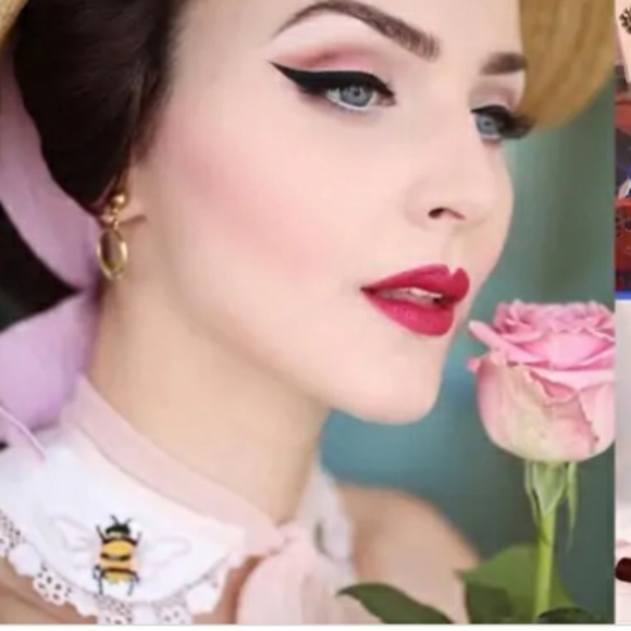 🌟2x HP🌟KEEP SINGING Besame x Snow White DISCONTINUED Eye Palette NWT - Picture 4 of 8